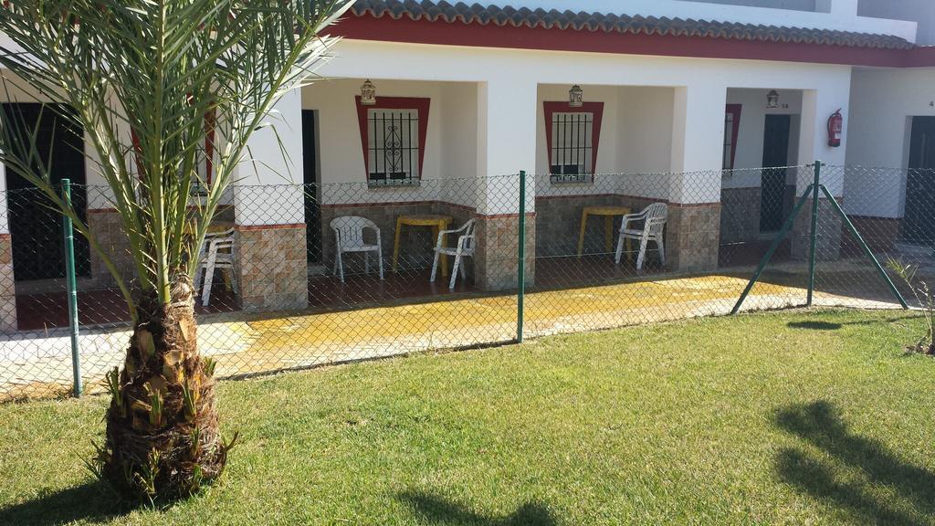 Hostal Las Parcelas Conil De La Frontera Exterior foto