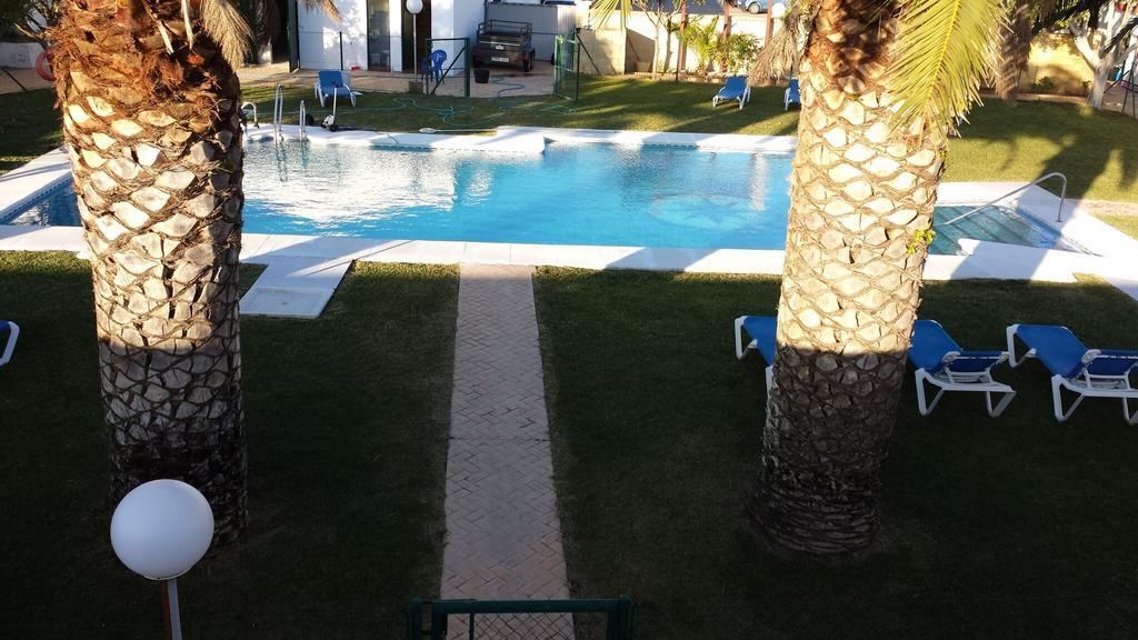 Hostal Las Parcelas Conil De La Frontera Exterior foto